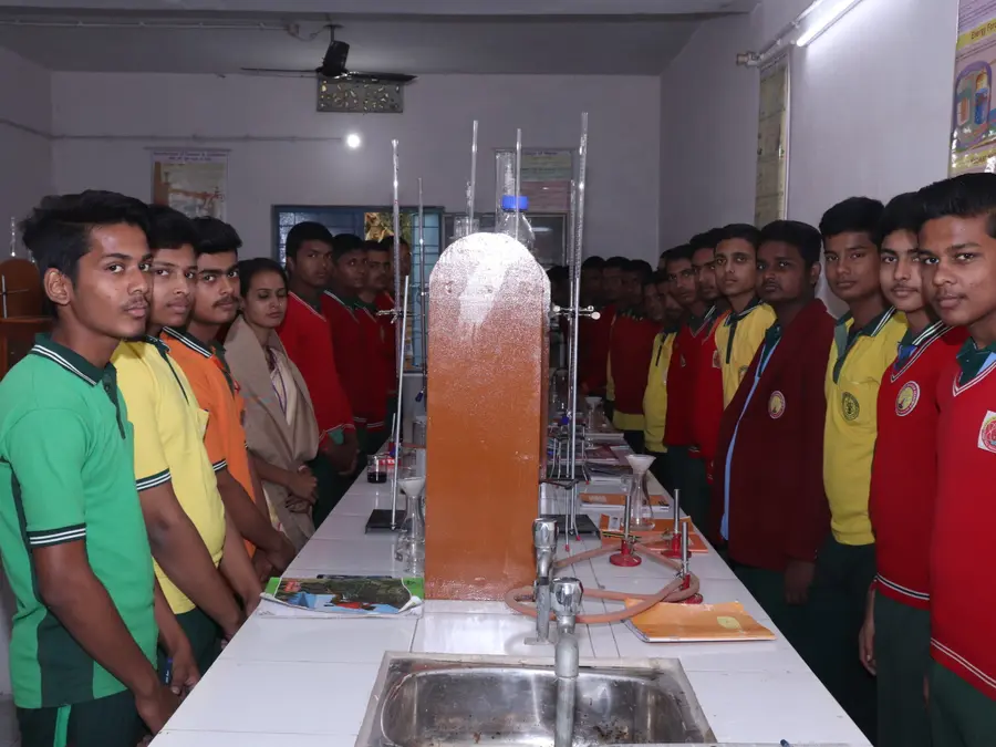 A chemistry demonstration for the whole class