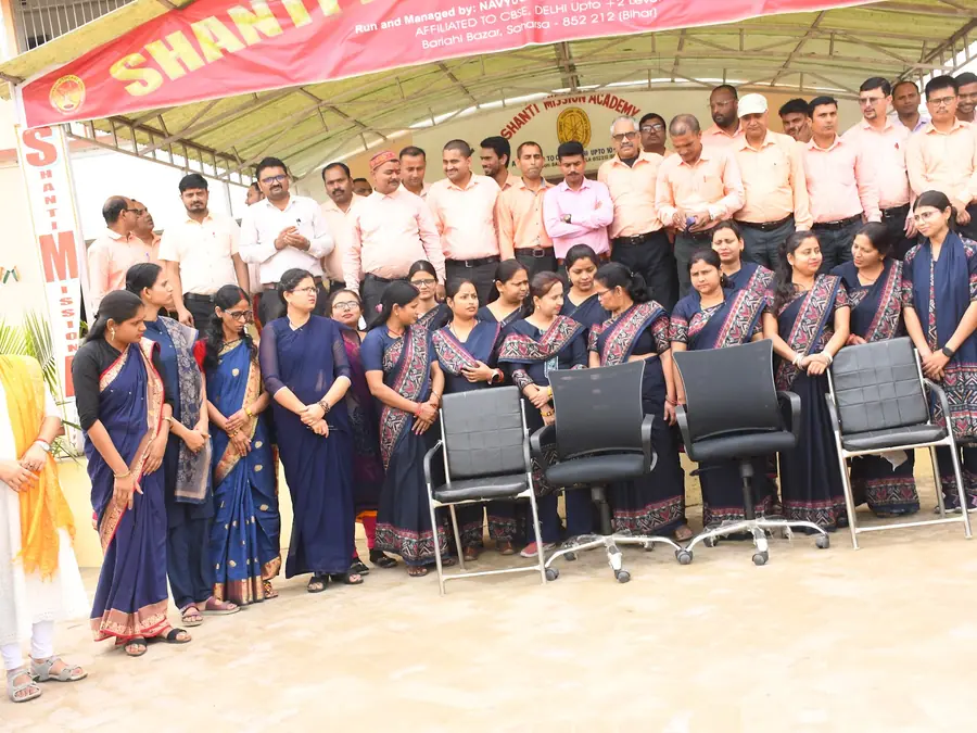 Staff and students, annual photograph